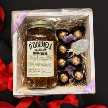 MRA Ajándékcsomag Moonshine Macadamia fehér kopt. fa ládában