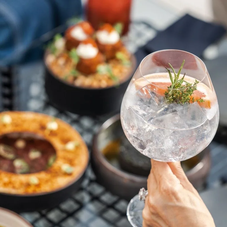 Gin-tonik otthon: milyen gint, tonikot és fűszert válassz, hogy ne legyen unalmas?